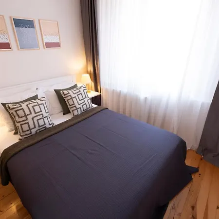 Historic Getaway In Pera Appartement