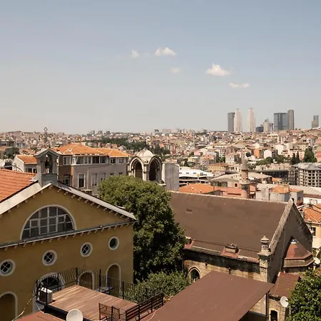 Historic Getaway In Pera Istanboel