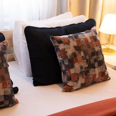 Historic Getaway In Pera