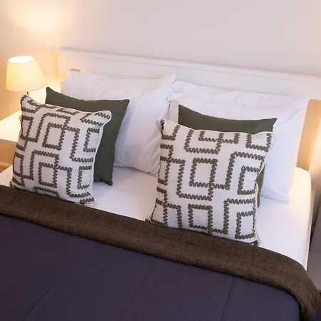 Historic Getaway In Pera *
