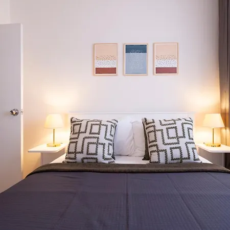 Historic Getaway In Pera *