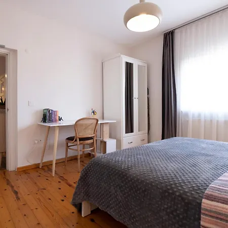 Historic Getaway In Pera