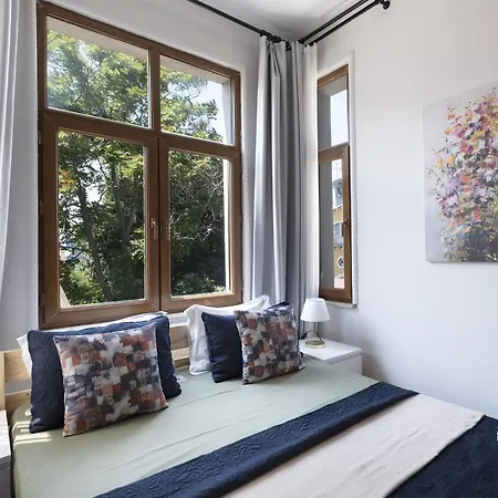 Historic Getaway In Pera *