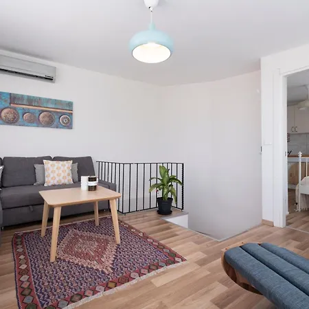 Apartment Historic Getaway In Pera *